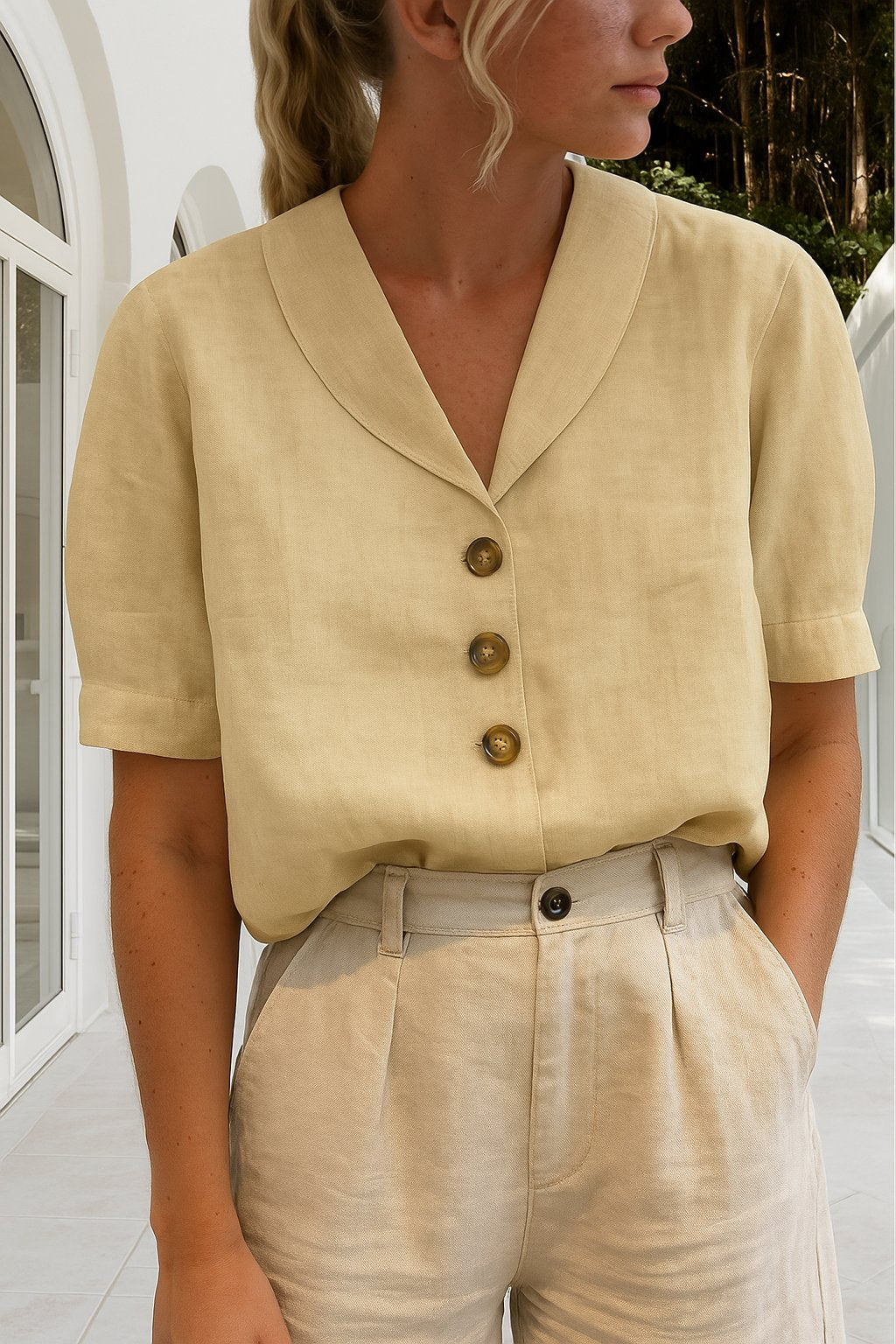 Leslie | Comfortable And Polished Short-Sleeve Collared Blouse