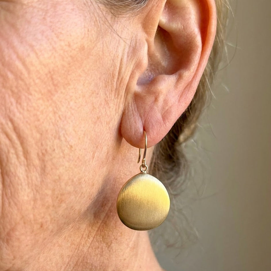 Timeless classic earrings
