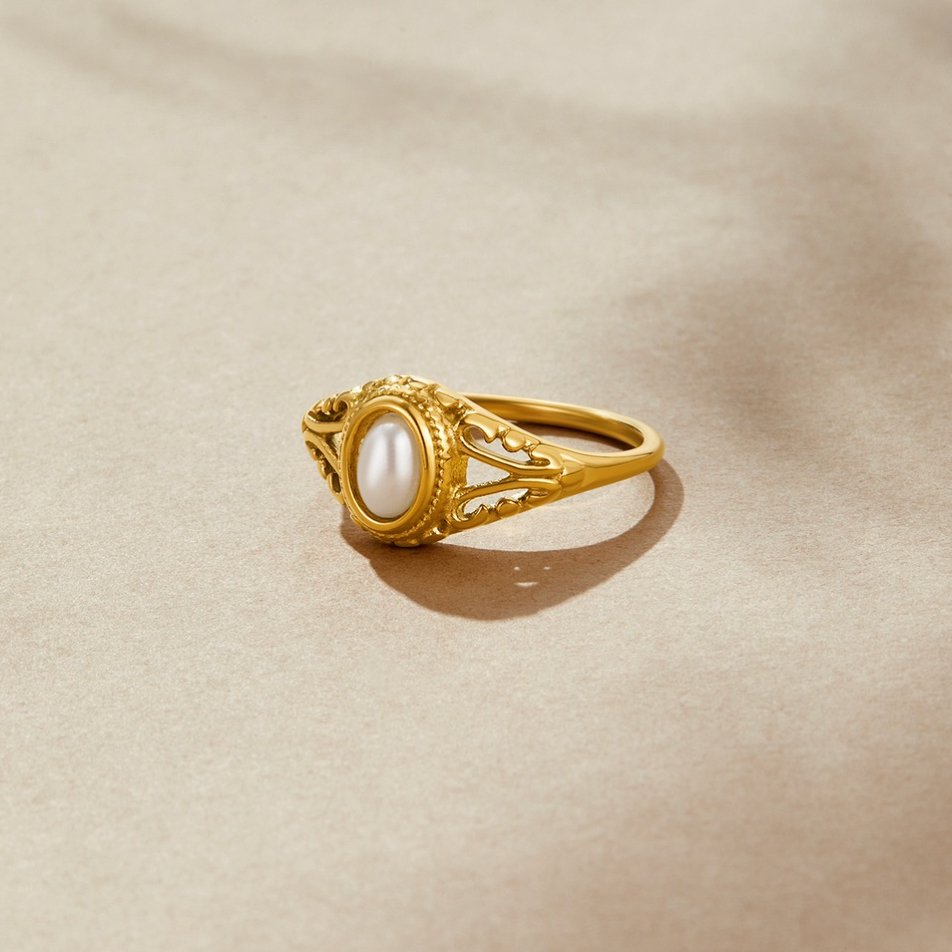 Royal | Vintage Pearl Ring